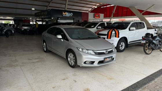 HONDA CIVIC 1.8 LXS 16V FLEX 4P AUTOMÁTICO HONDA CIVIC 1.8 LXS 16V FLEX 4P AUTOMÁTICO